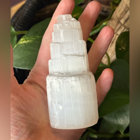 Selenite Tower - Picture 3 of 4